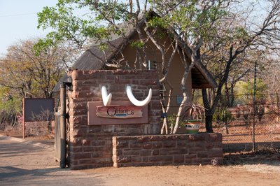 20090812010309 - Olifants Camp Entrance