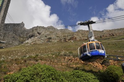 20090819060204 - Table Mountain Cable Car Ascending